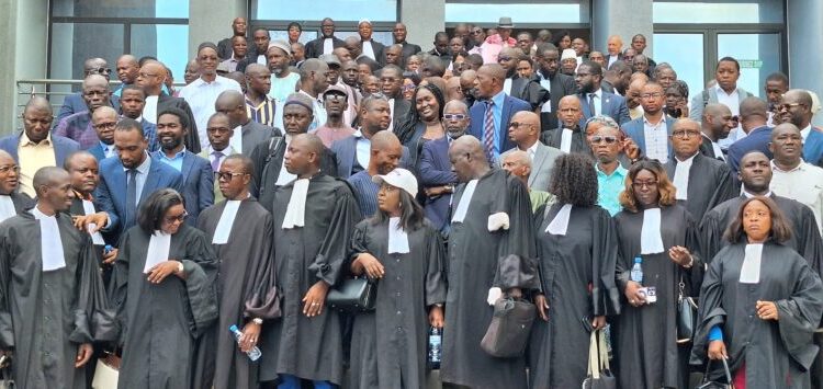 Guinée : En réaction à l’enlèvement de Me Traoré, les avocats suspendent les audiences pendant deux semaines