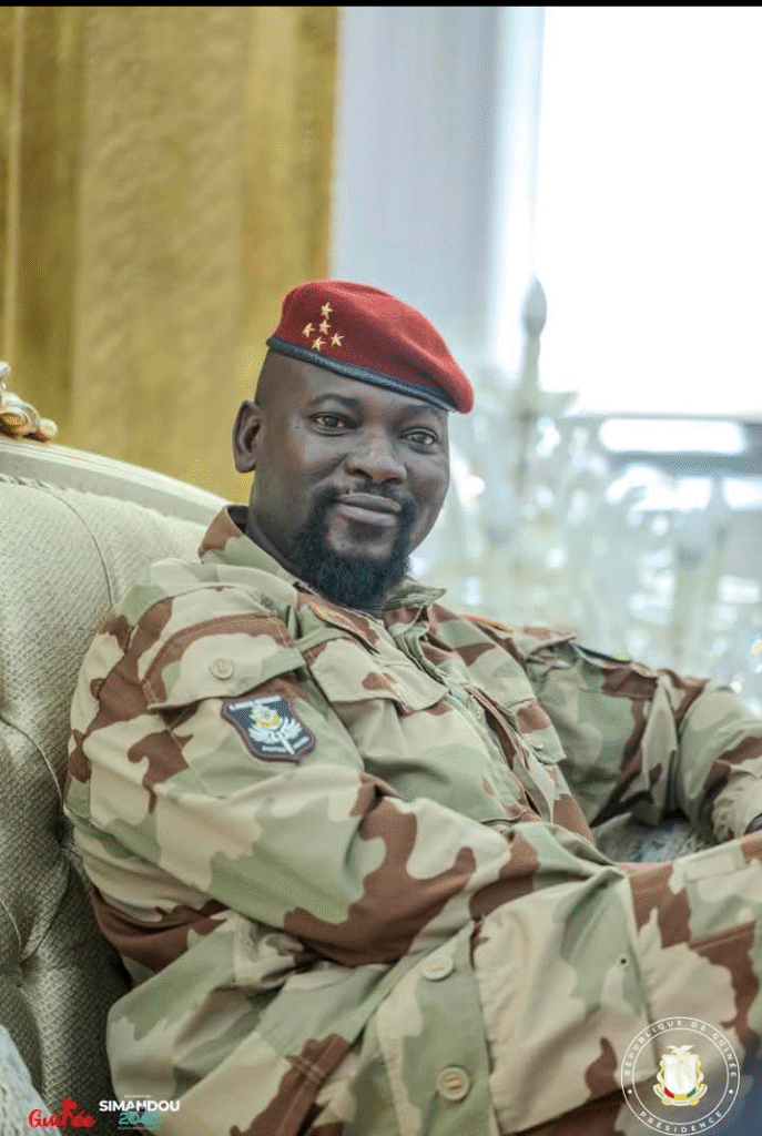 Décret : Le Général Mamadi Doumbouya nomme le Directeur Général et le Directeur Général Adjoint des Douanes