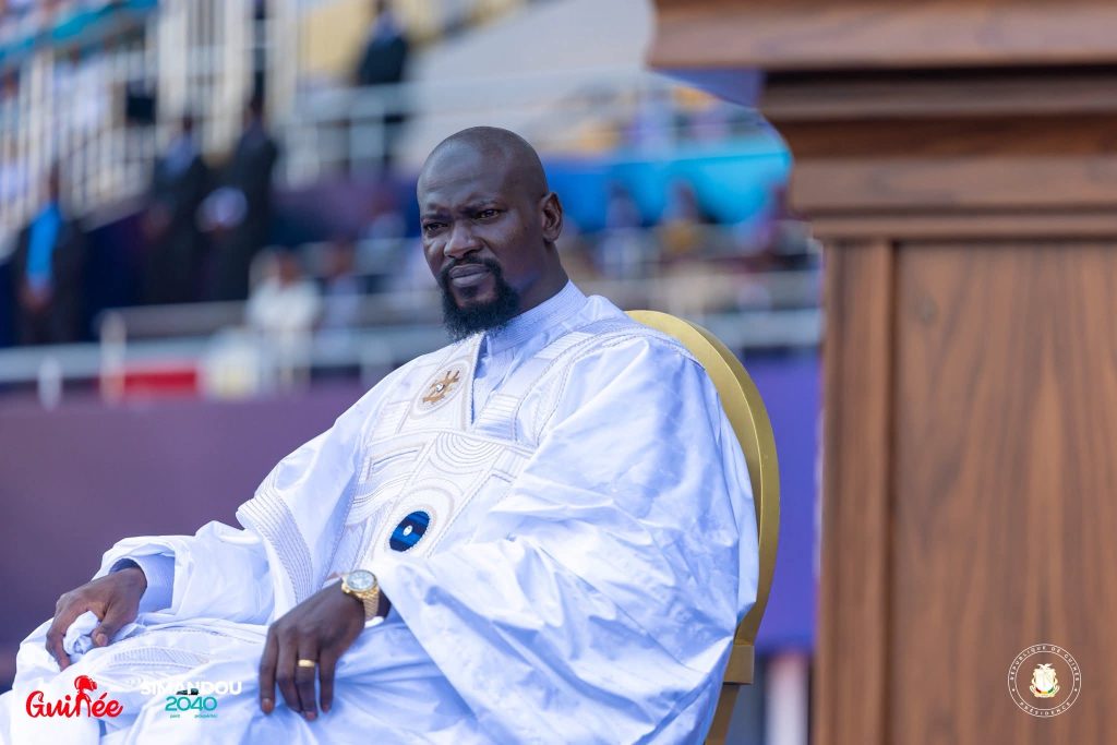 Opération de deguerpissement à Conakry : “Vendre ou vivre au bord des routes expose chaque jour nos mères et nos enfants a des graves risques ” a dit le président Mamadi Doumbouya