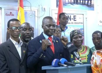 Guinée : le Syndicat National de l’éducation menace de réactiver la grève dès le 5 janvier 2026 !