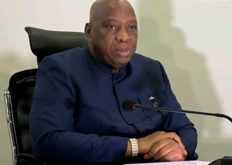 Rapatriement des Guinéens d’Allemagne : Morissanda Kouyaté saisit l’ambassadeur allemand et exige un réexamen de l’accord migratoire