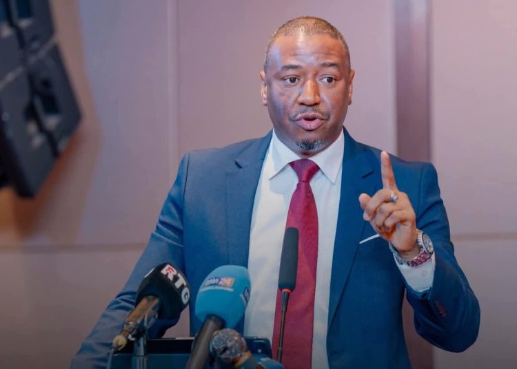 Rénovation des stades  28 Septembre et Général Lansana Conté  : >, s’interroge le ministre Cellou Baldé face aux acteurs du sport !