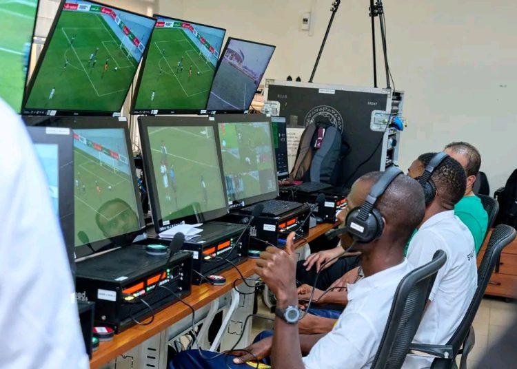 Début du cours pratique des arbitres à la technologie VAR au Centre Technique National “ Chérif Souleymane ” de Nongo.