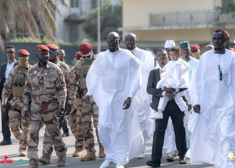 Eid el-Fitr: Son Excellence le Président de la République, Mamadi DOUMBOUYA célèbre l’Aid avec les fidèles musulmans sous le signe du vivre-ensemble