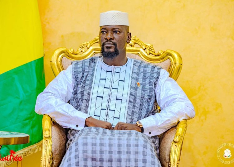 Décret : Plusieurs officiers de l’armée élevés à des grades supérieurs par le président Mamadi Doumbouya 