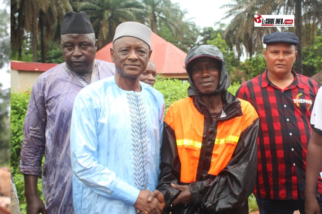 Sous la pluie et dans la boue, Mamadou Oury Bah à la rencontre des éleveurs de Kinsilim-Messidé